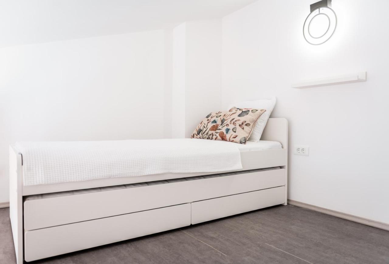 Apartments Matea Duće エクステリア 写真